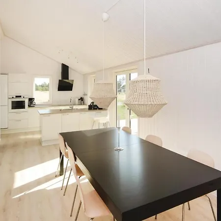 Holiday home Nice In Vaeggerlose With Sauna